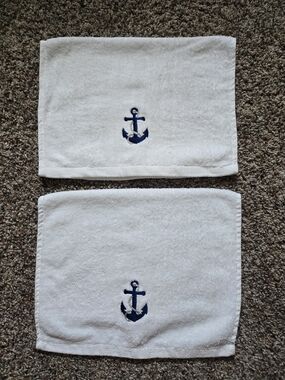 Serafina Nautical White Bathroom Fingertip Towels, Navy Anchor, Set of 2, 12x18